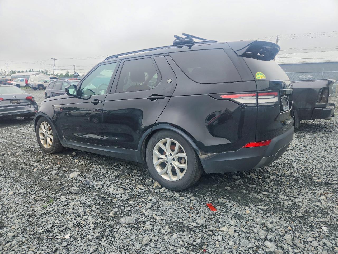 SALRG2RK9JA052363 · 2018 LAND ROVER DISCOVERY · 2/13
