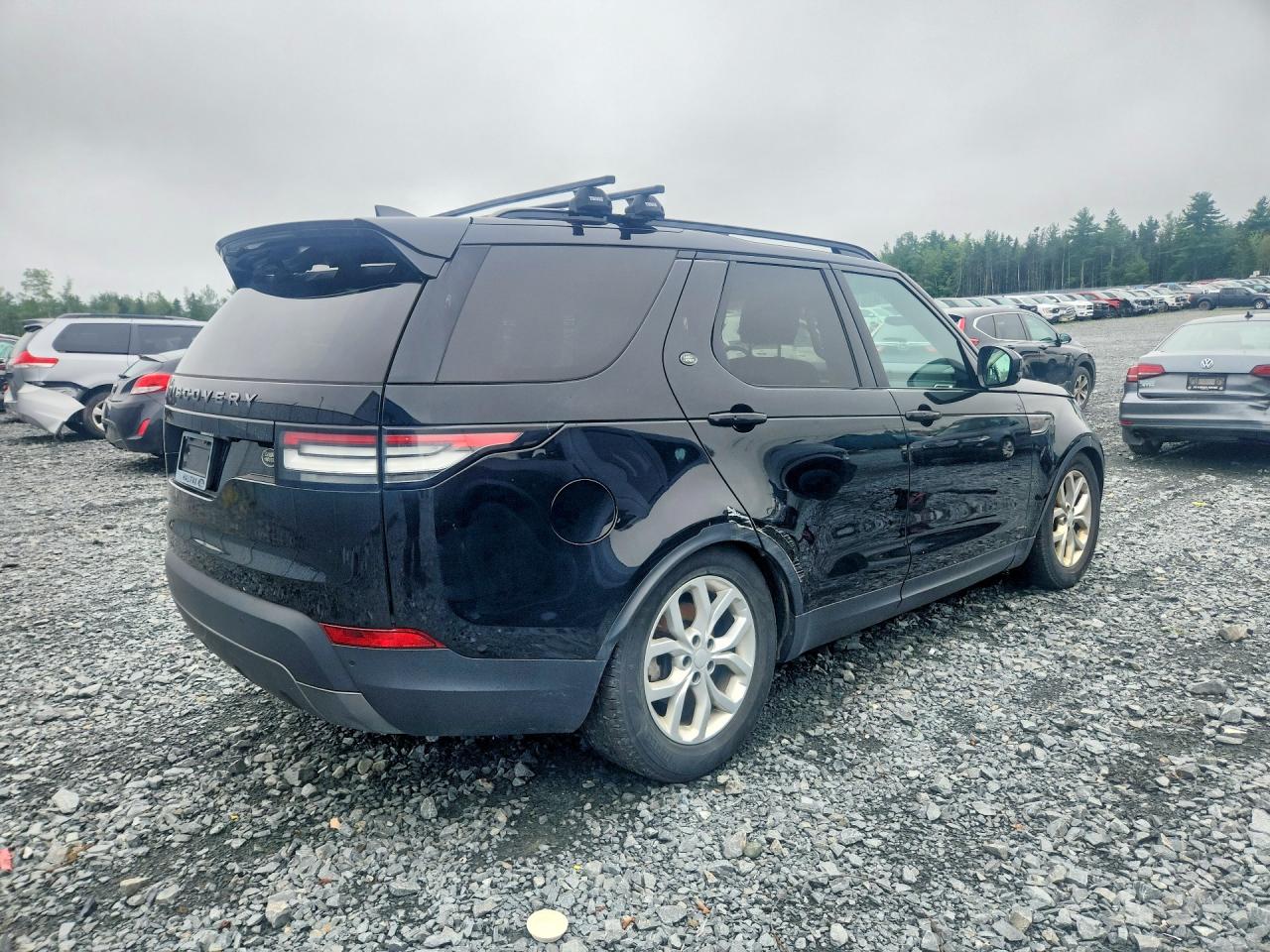 SALRG2RK9JA052363 · 2018 LAND ROVER DISCOVERY · 3/13