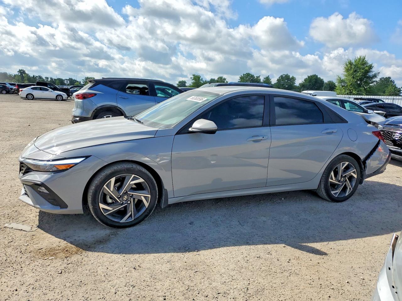 2024 HYUNDAI ELANTRA