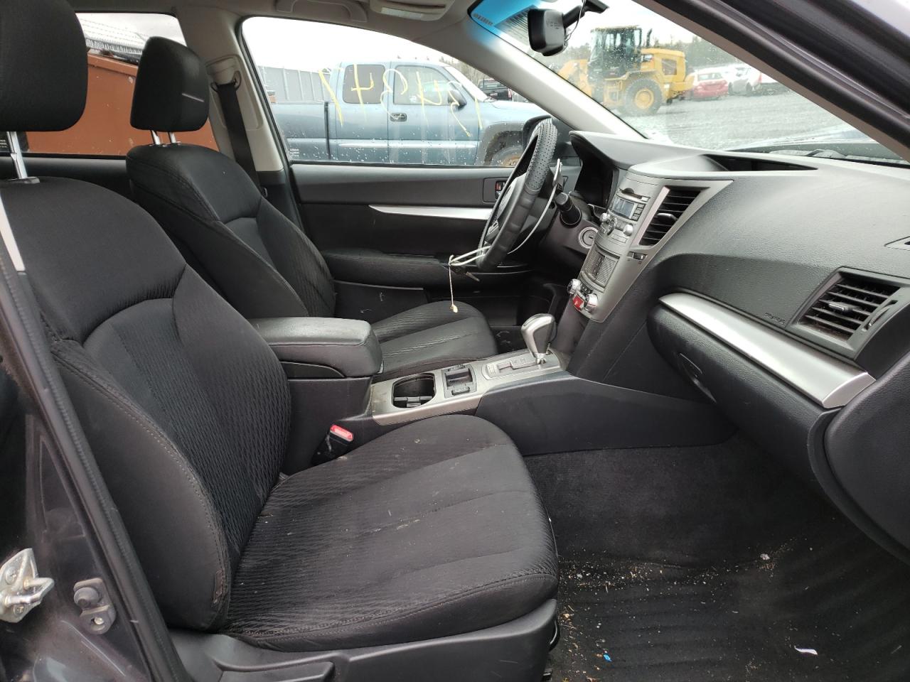 4S4BRGGC1B3376646 · 2011 SUBARU OUTBACK · 5/10