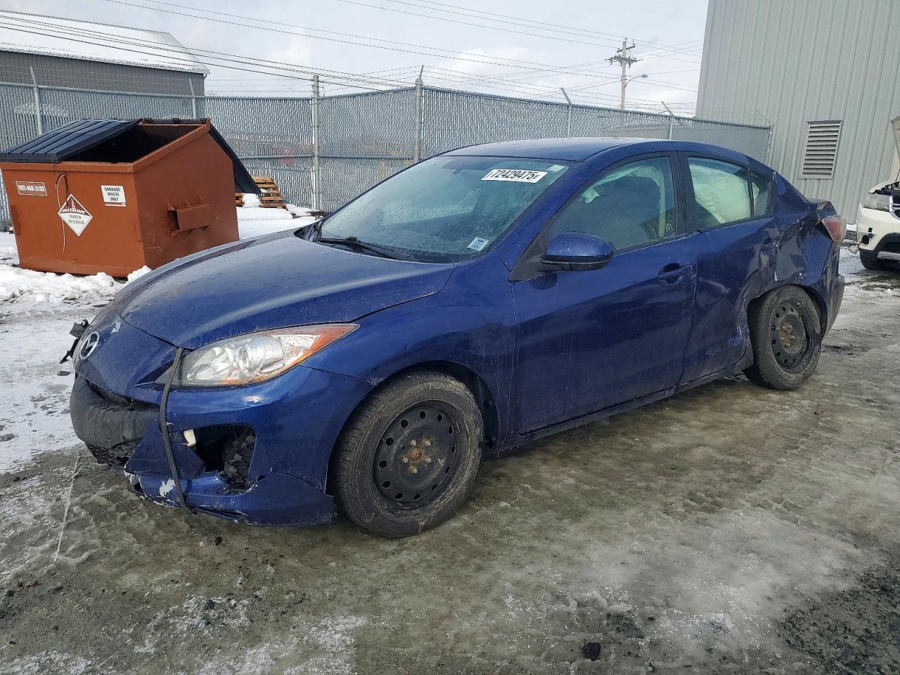 JM1BL1UF2D1793015 · 2013 MAZDA 3