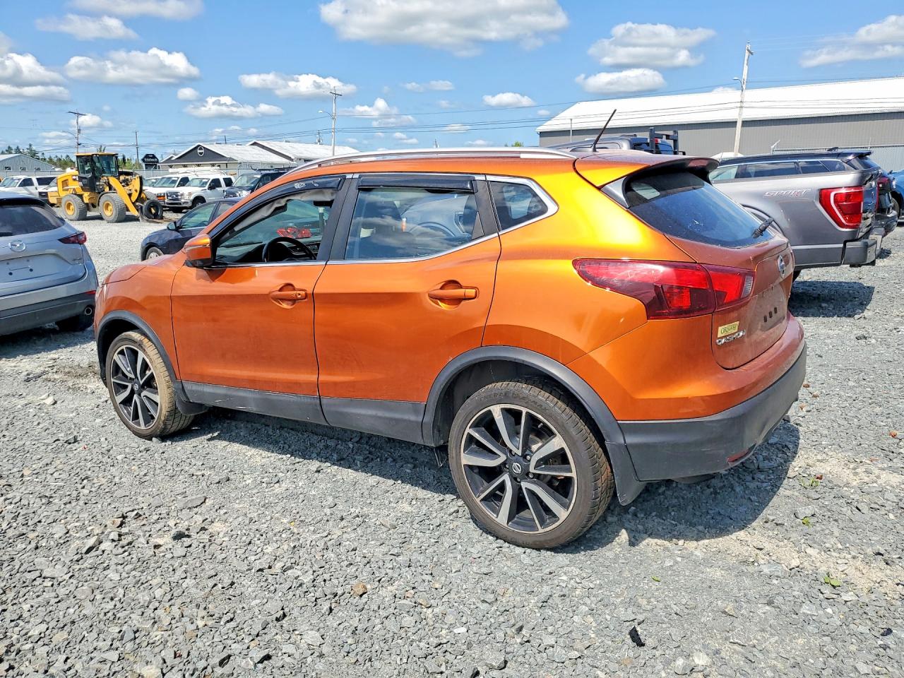 JN1BJ1CR7HW110416 · 2017 NISSAN ROGUE SPORT · 2/14
