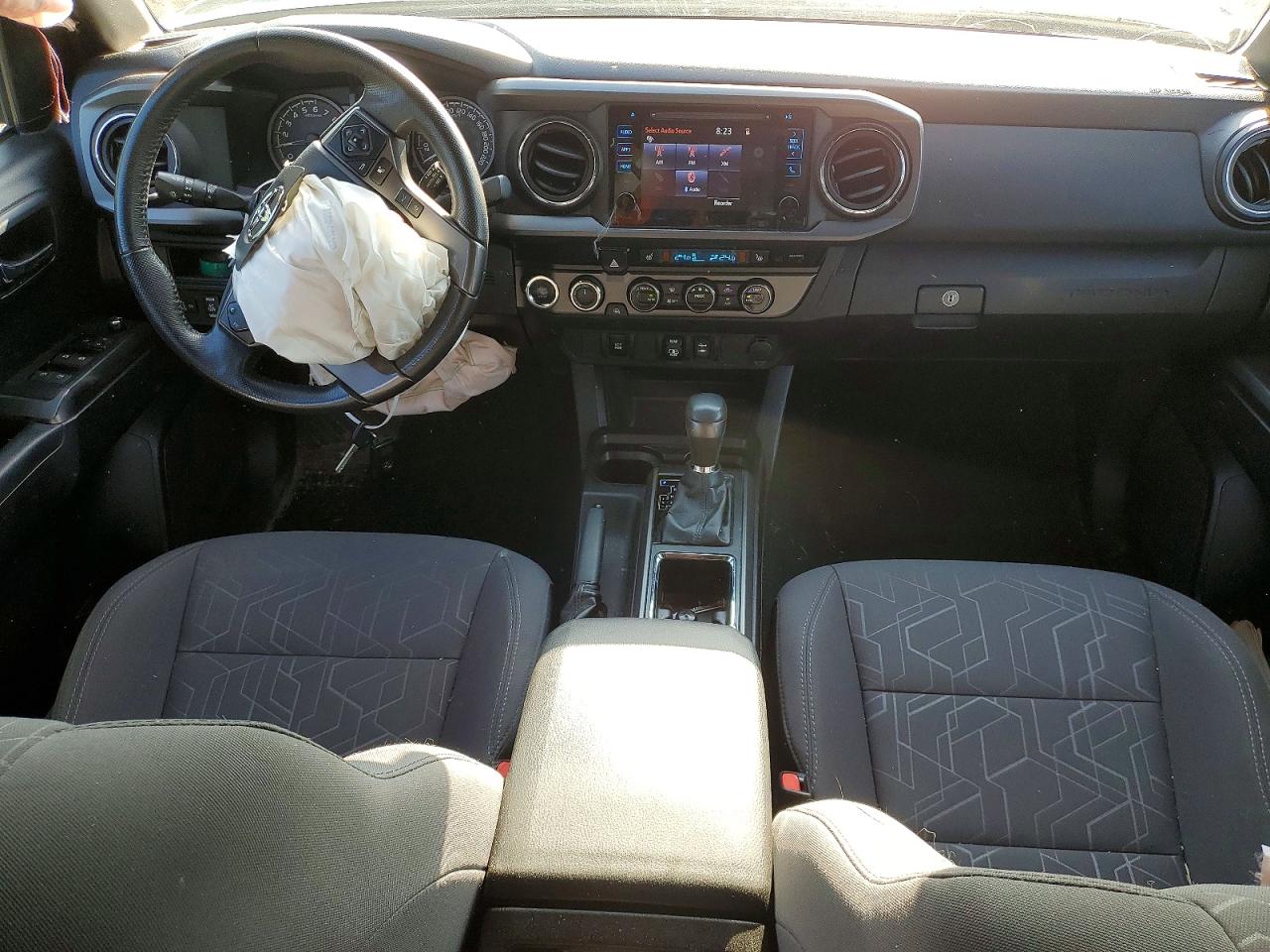 5TFDZ5BN8JX033186 · 2018 TOYOTA TACOMA · 8/12