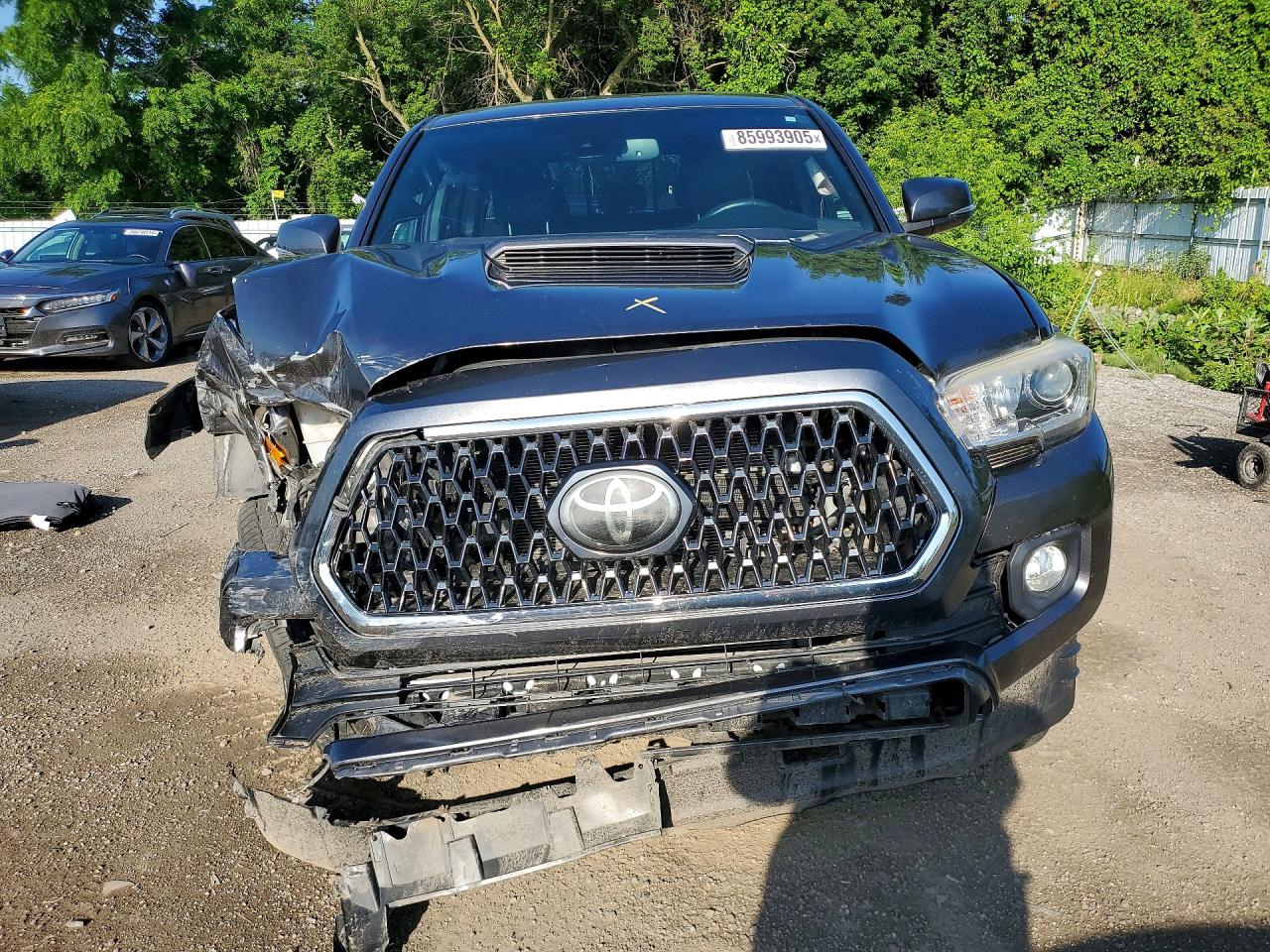 5TFDZ5BN8JX033186 · 2018 TOYOTA TACOMA · 5/12