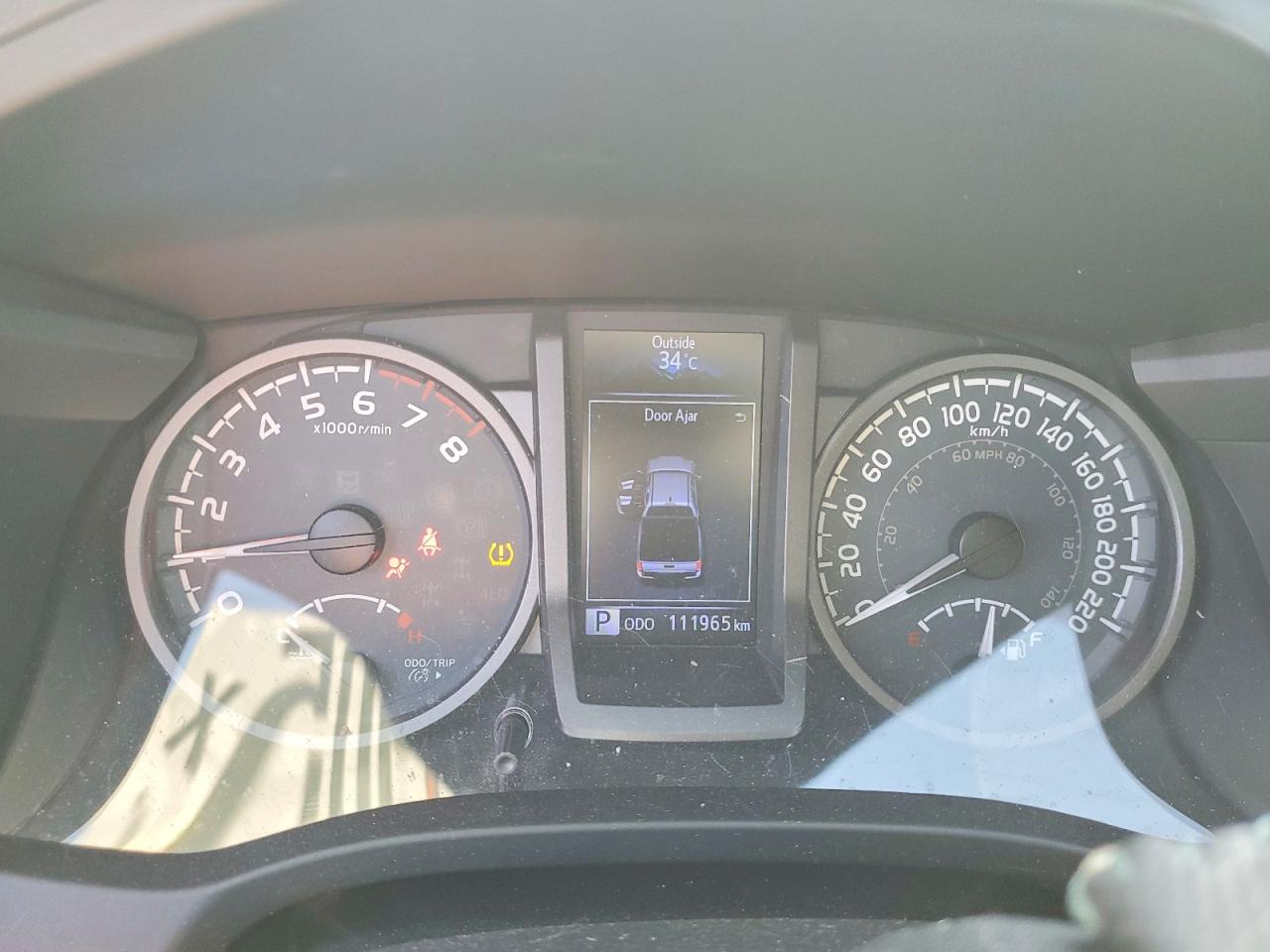 5TFDZ5BN8JX033186 · 2018 TOYOTA TACOMA · 9/12