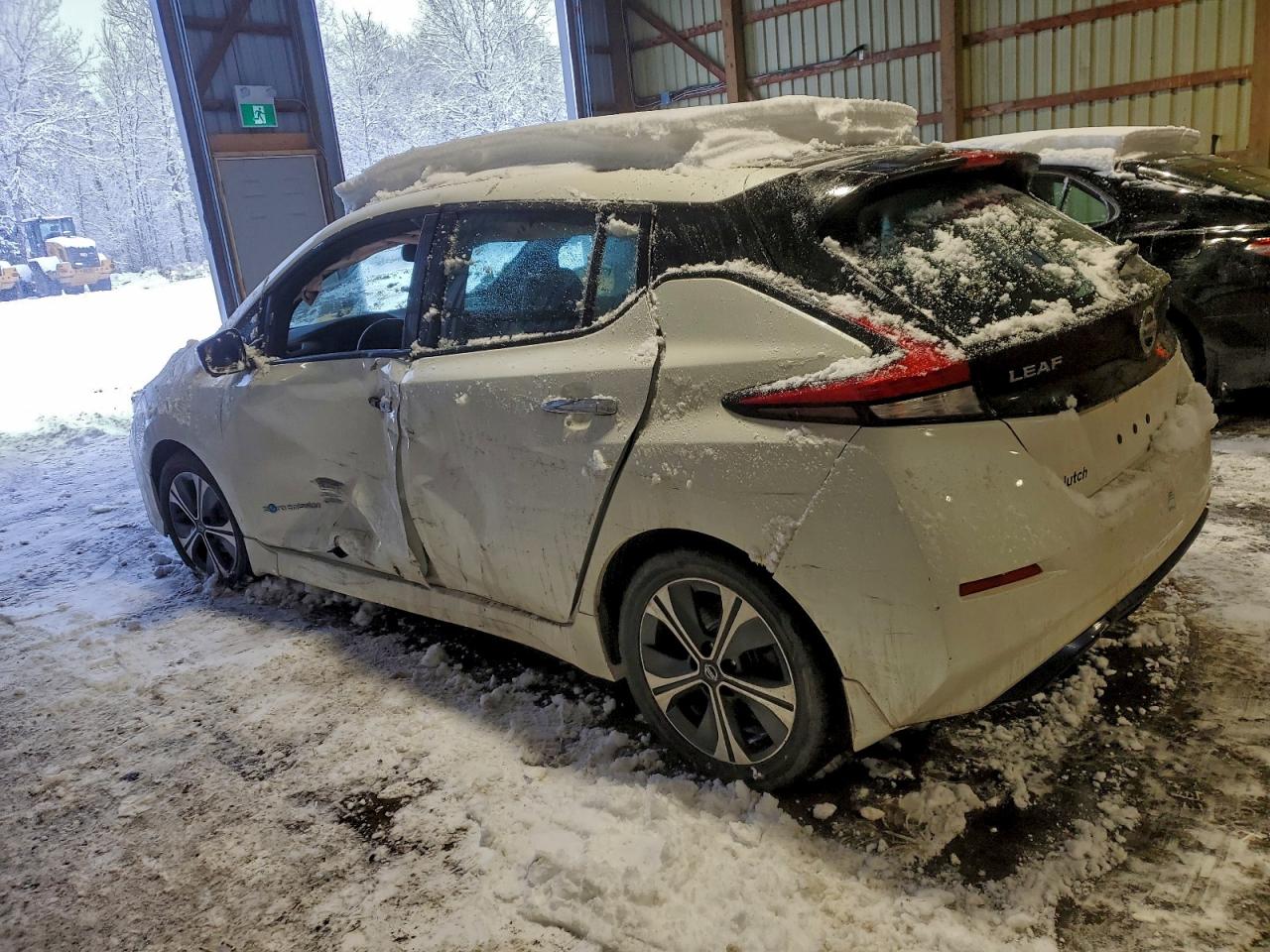 1N4AZ1CP6JC303346 · 2018 NISSAN LEAF · 2/12