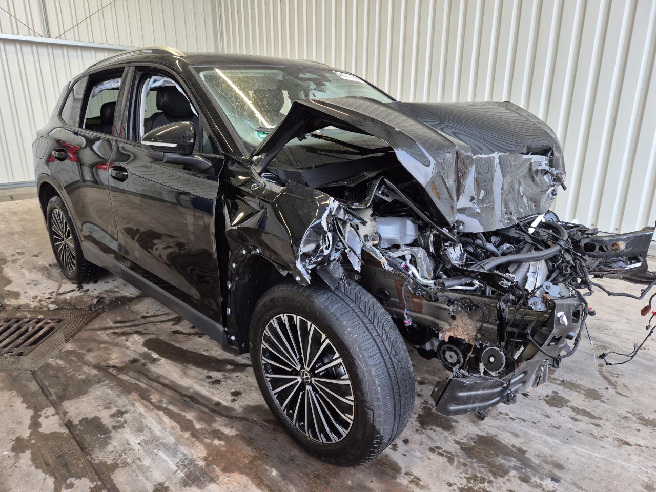 WVGZZZCT9TW****** · 2025 VOLKSWAGEN Tiguan