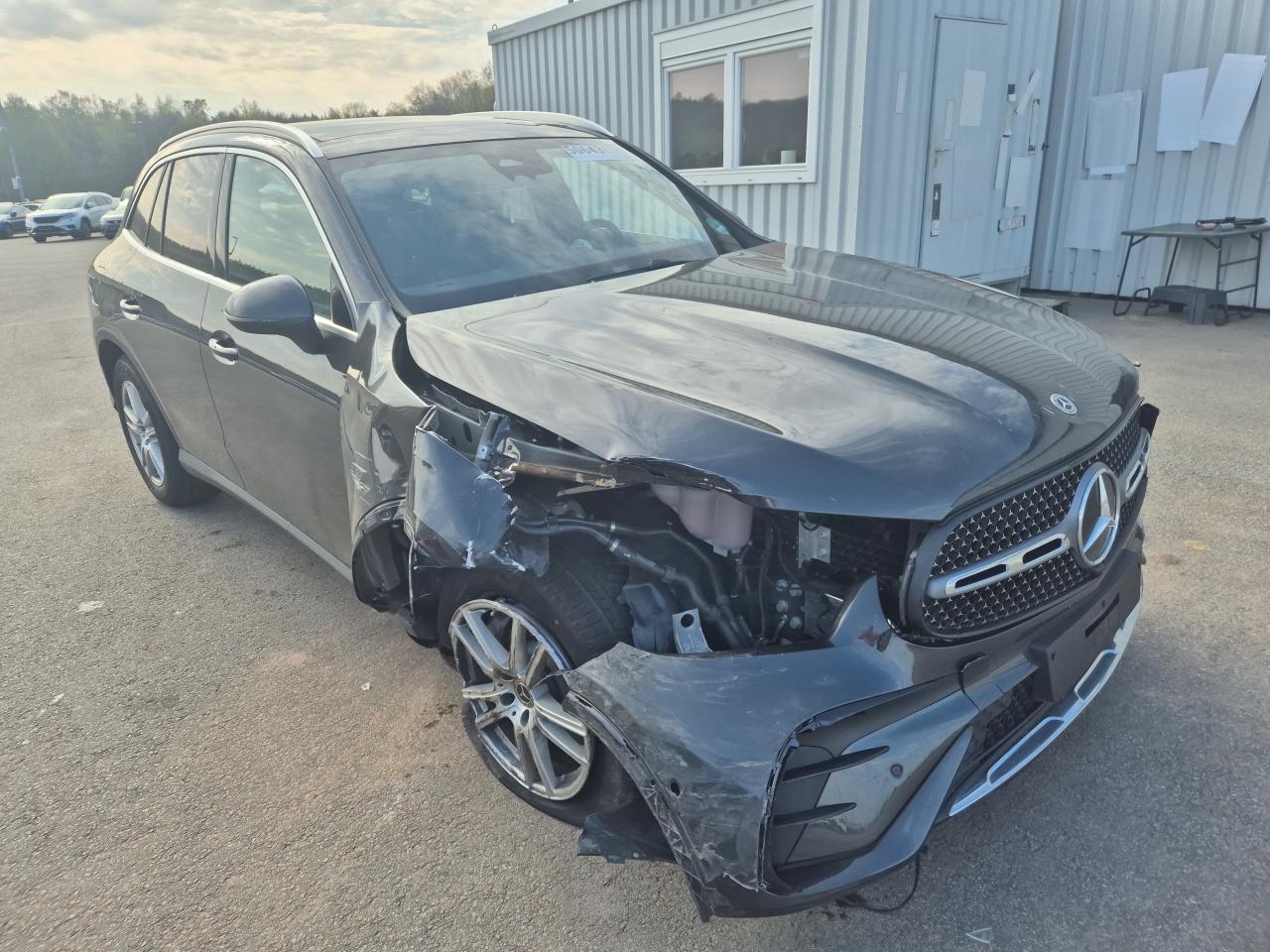 W1NKM0FB9TF****** · 2026 MERCEDES-BENZ GLC