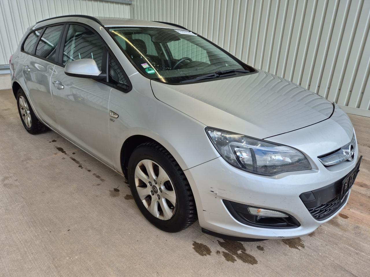 W0LPD8E33E8****** · 2014 OPEL Astra J Sports Tourer