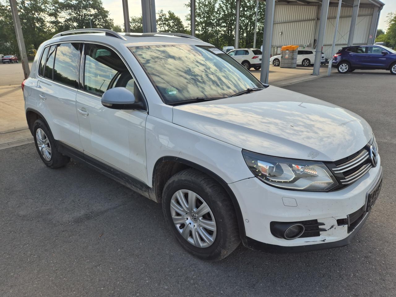 WVGZZZ5NZCW****** · 2012 VOLKSWAGEN Tiguan