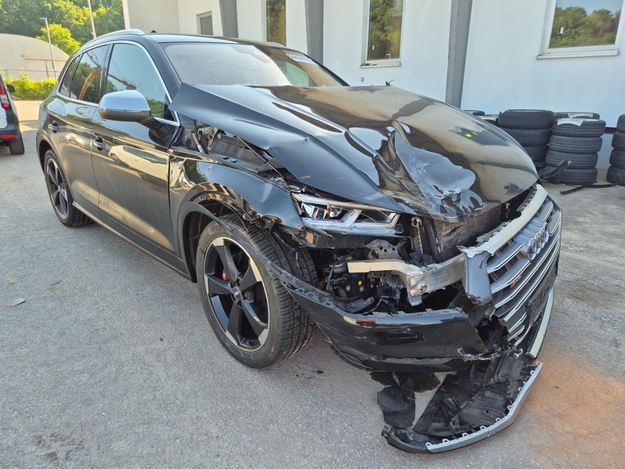 WAUZZZFY8J2****** · 2018 AUDI SQ5
