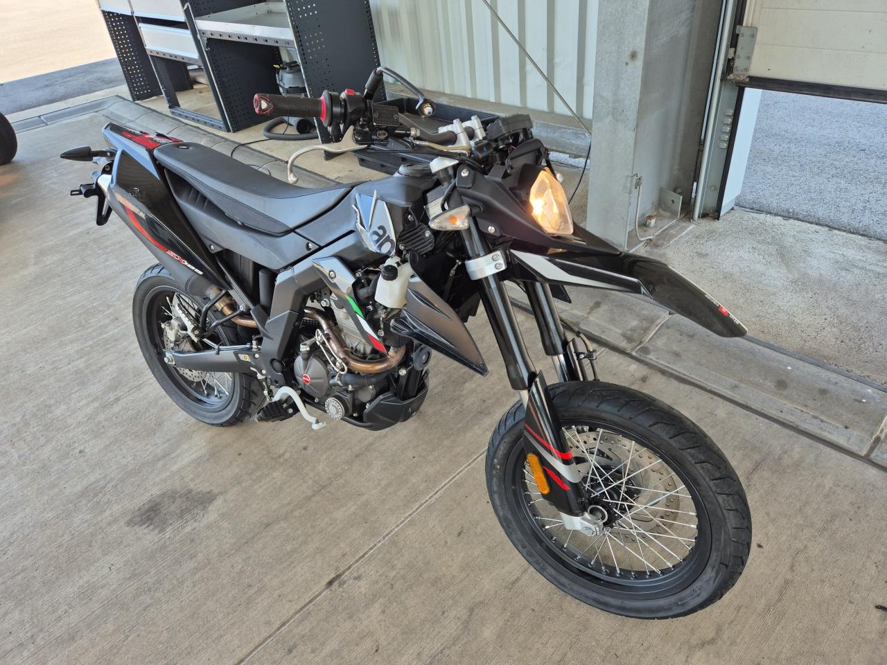 ZD4KXB005L4****** · 2021 APRILIA SX 125
