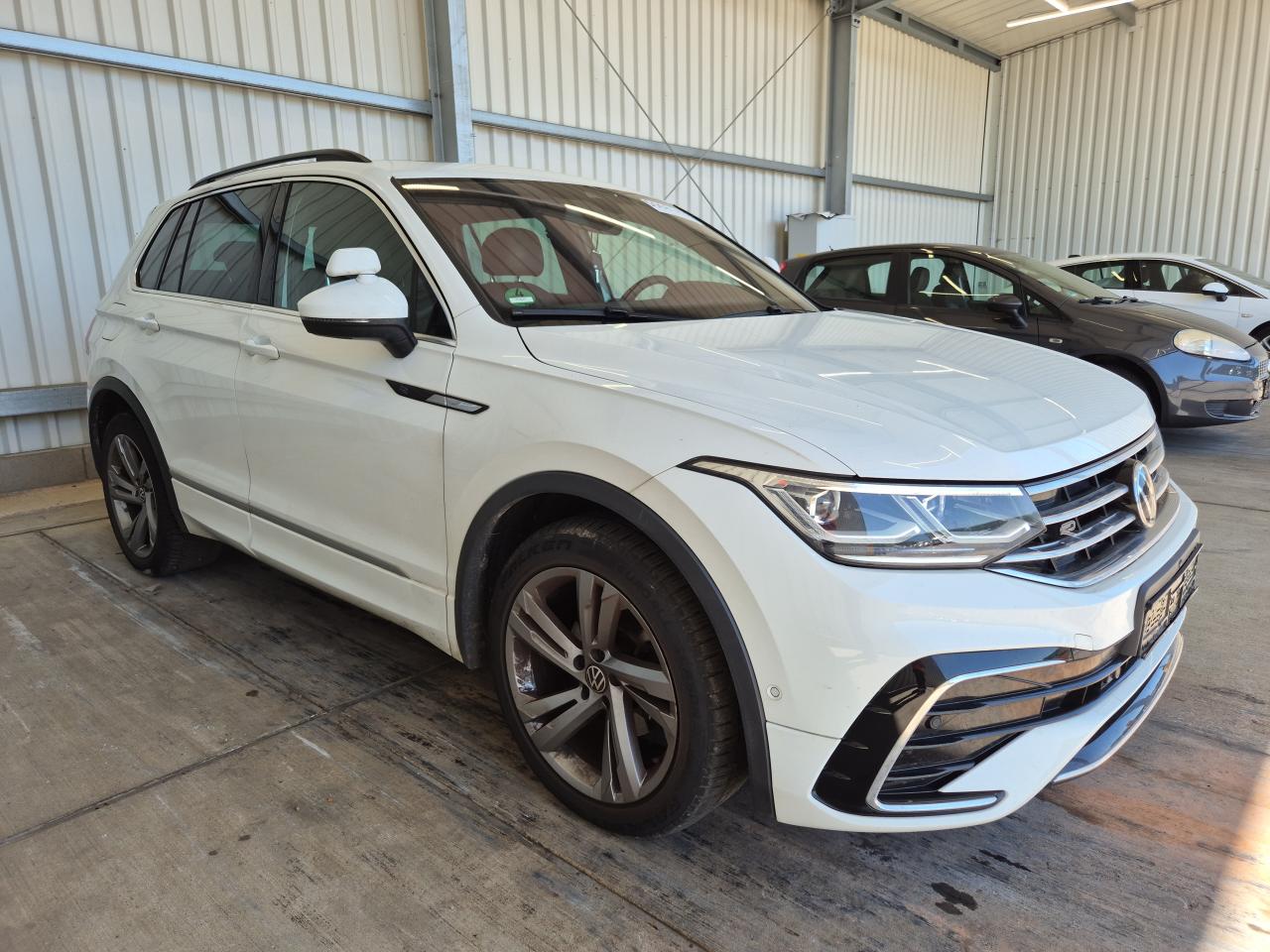 WVGZZZ5NZMW****** · 2021 VOLKSWAGEN Tiguan