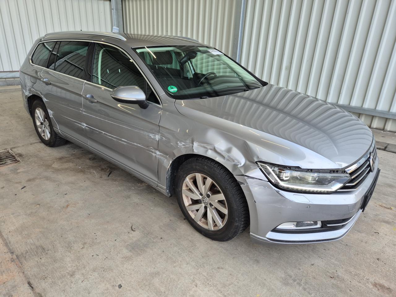 WVWZZZ3CZJE****** · 2018 VOLKSWAGEN Passat Variant