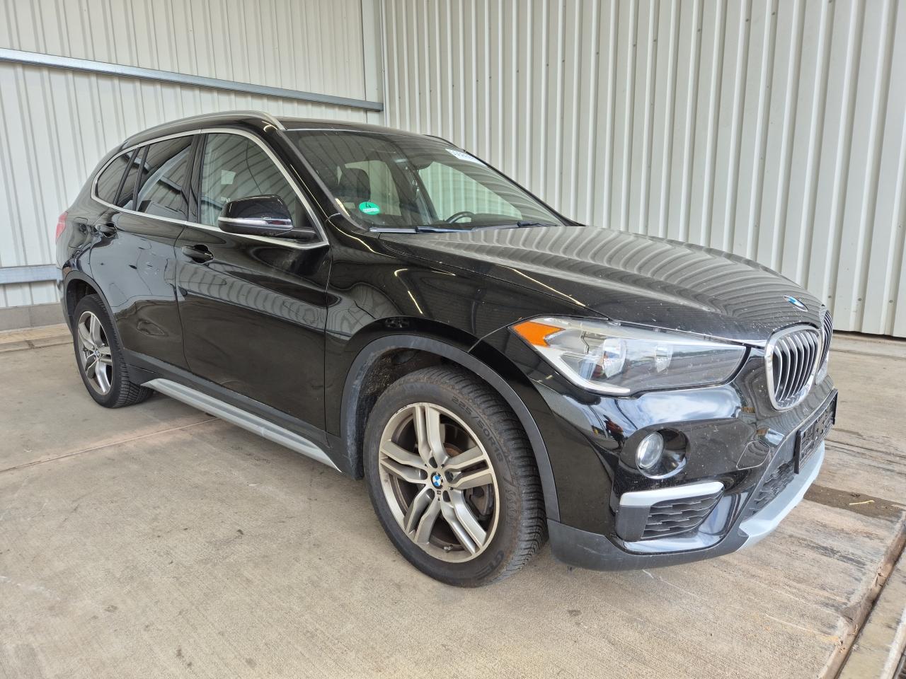 WBXHU7C39J5****** · 2018 BMW X1