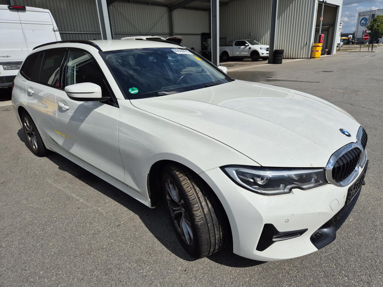 WBA11DZ060F****** · 2021 BMW 3 Touring
