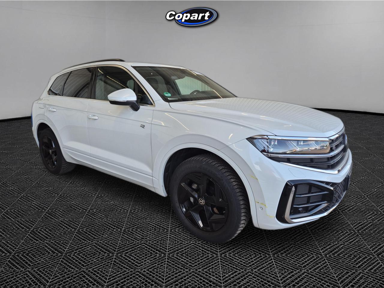 WVGZZZCR2TD****** · 2025 VOLKSWAGEN Touareg