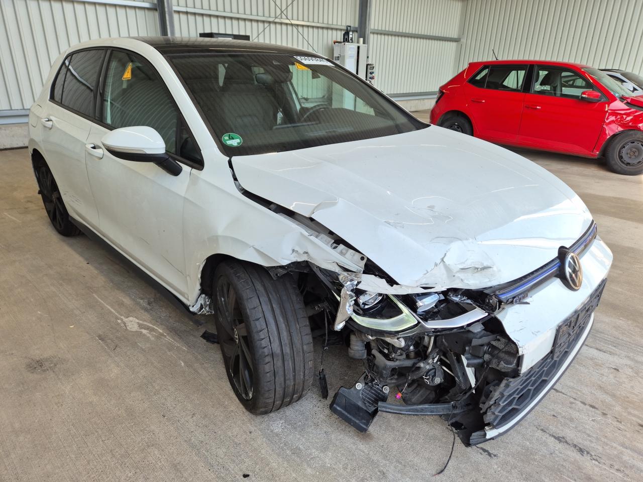 WVWZZZCDZNW****** · 2022 VOLKSWAGEN Golf VIII Lim.