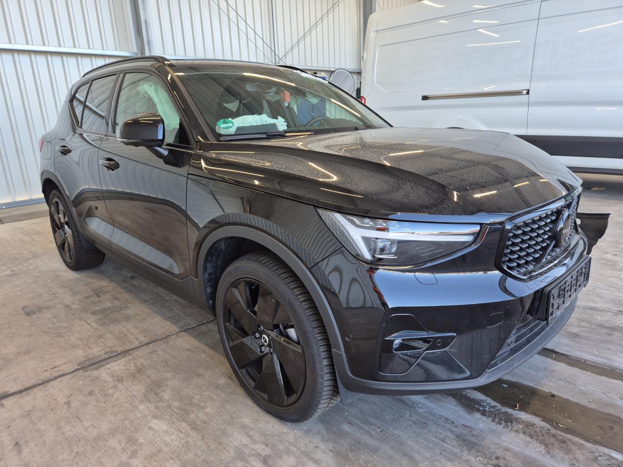 YV1XZK8V2S2****** · 2025 VOLVO XC40