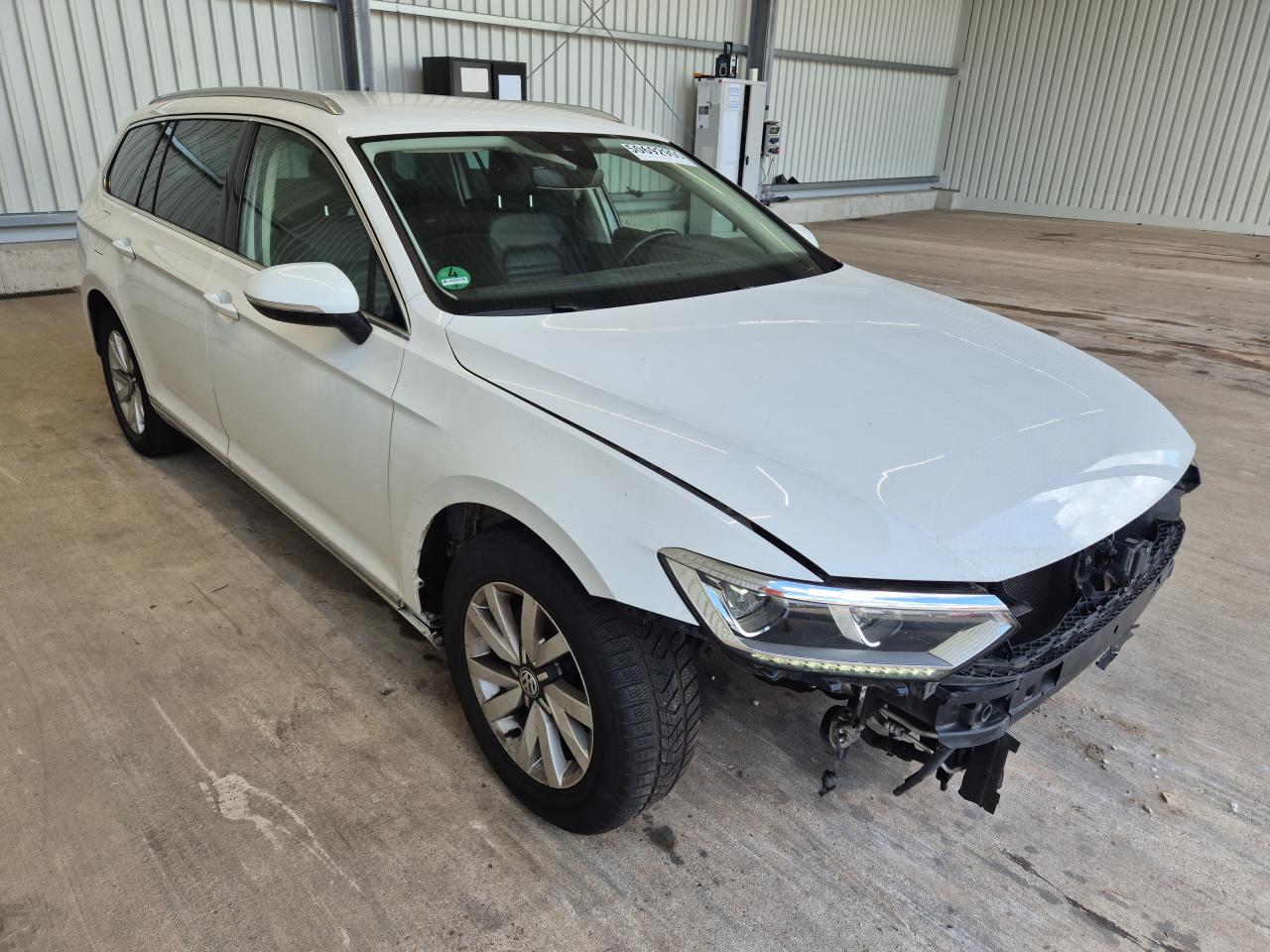 WVWZZZ3CZKE****** · 2019 VOLKSWAGEN Passat Variant