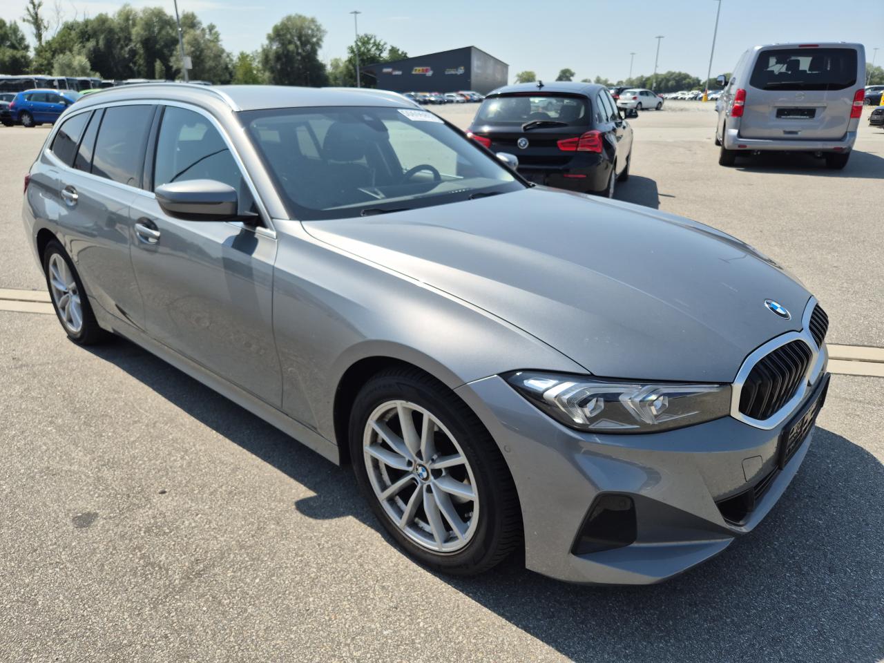 WBA11FZ010F****** · 2023 BMW 3 Touring