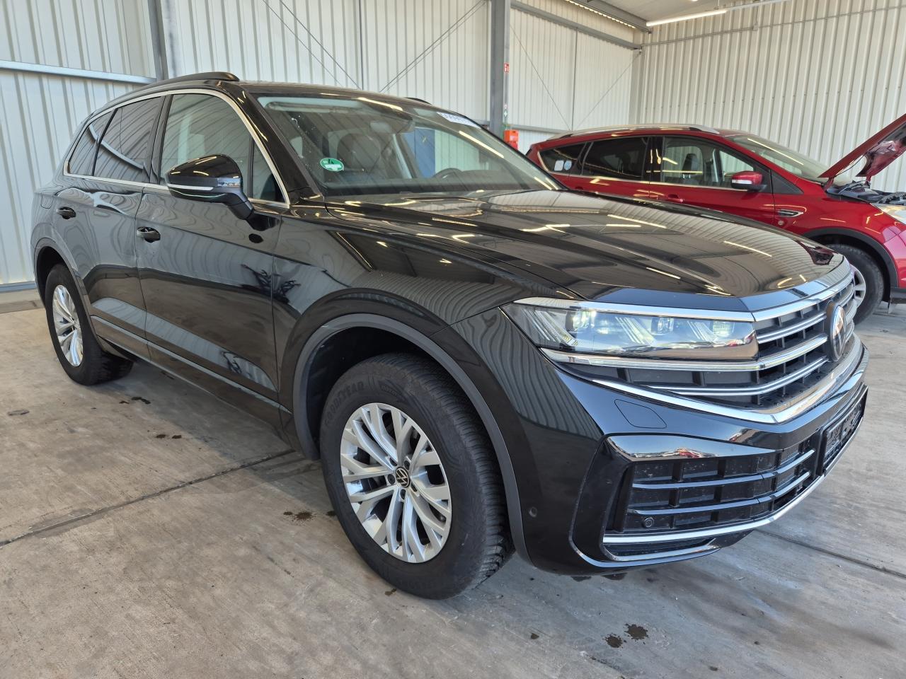 WVGZZZCR0TD****** · 2025 VOLKSWAGEN Touareg