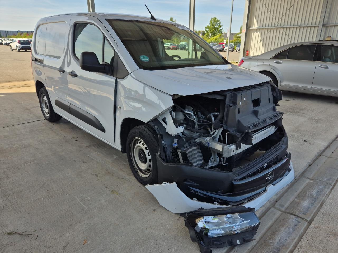 W0VEDYHT0RN****** · 2025 OPEL Combo E Cargo