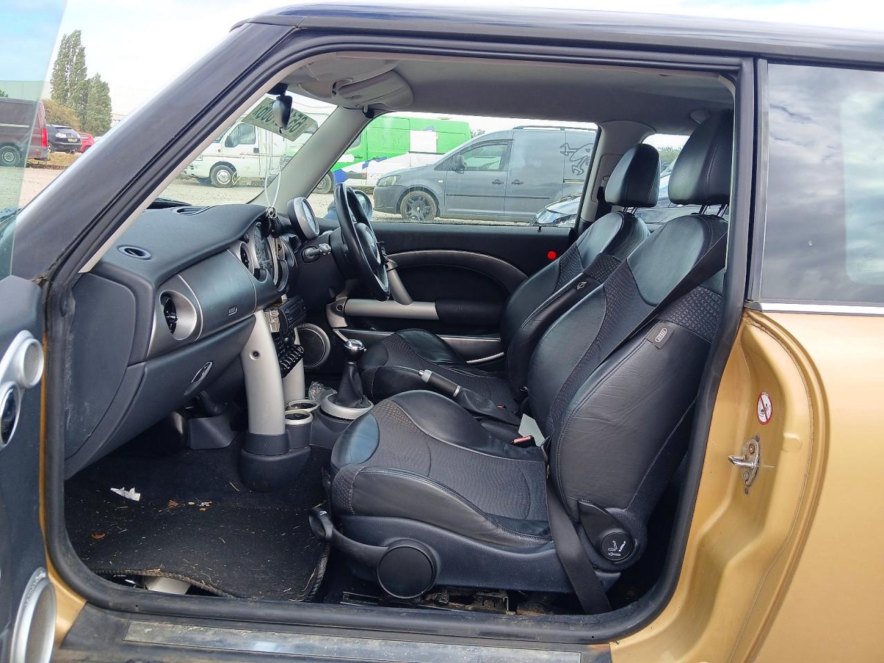 2004 MINI HATCHBACK · 5/13
