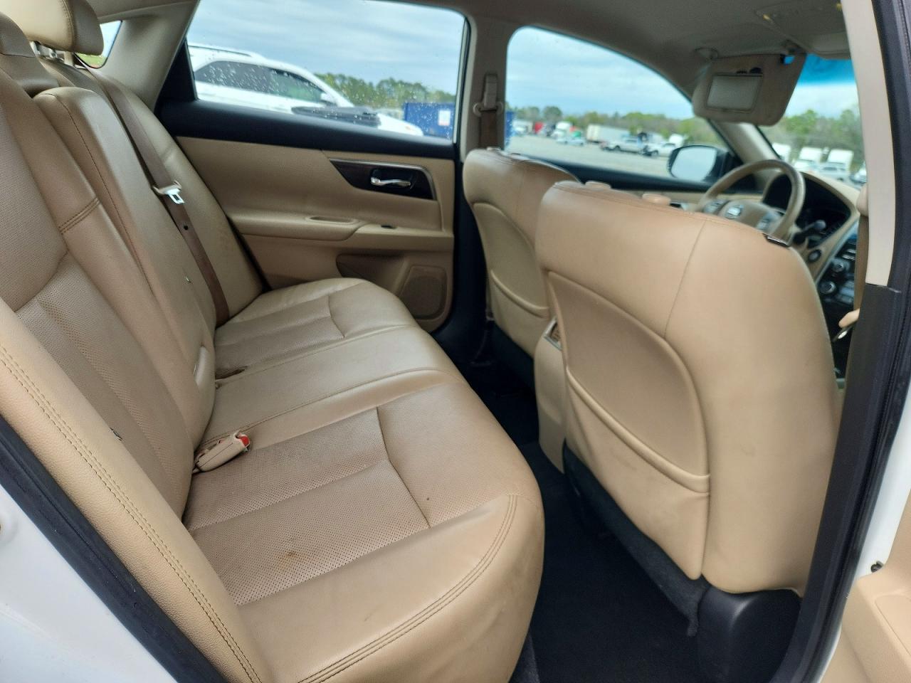 1N4AL3AP9FC112656 · 2015 NISSAN ALTIMA · 10/13