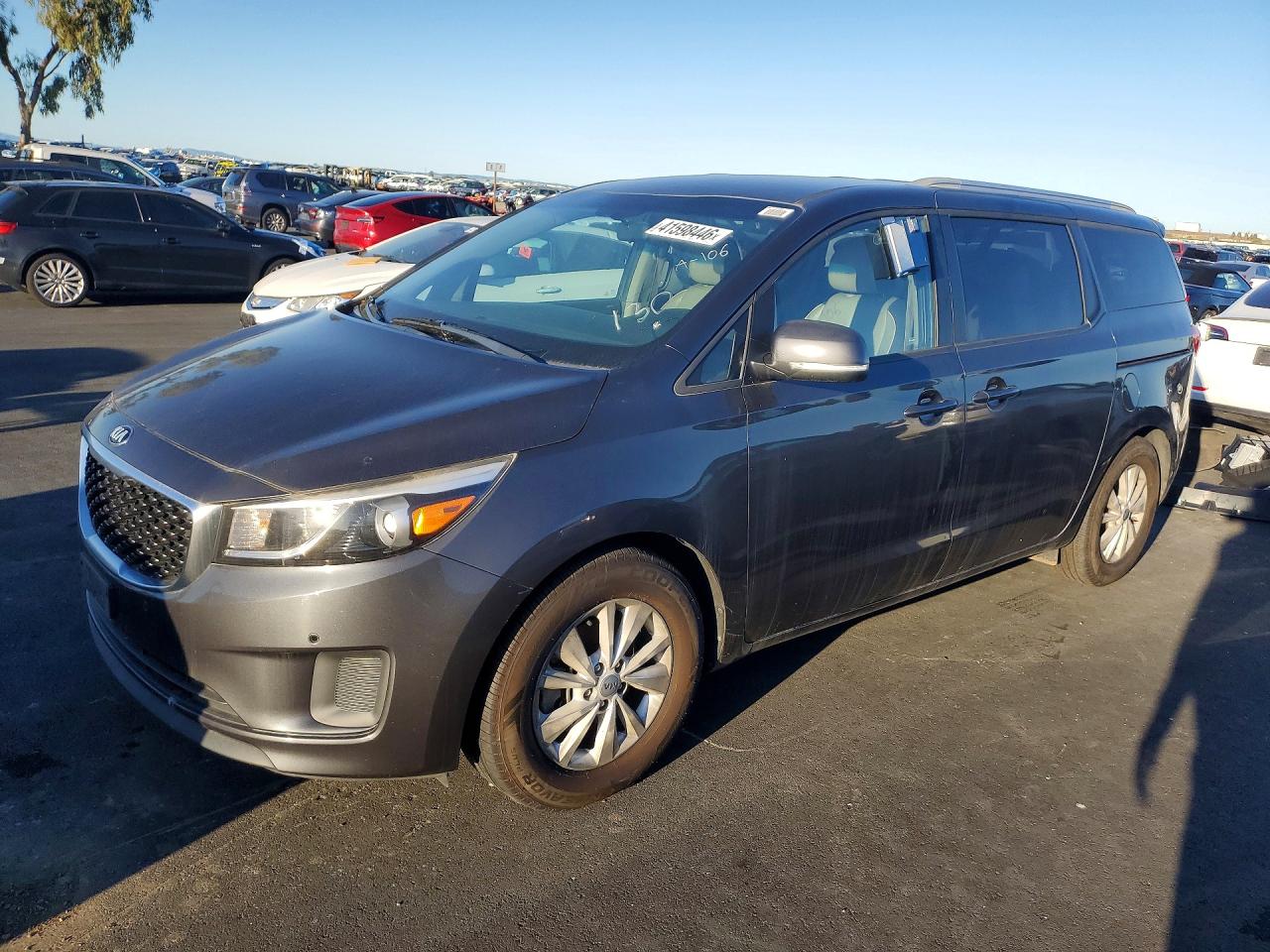KNDMB5C1XH6244163 · 2017 KIA SEDONA