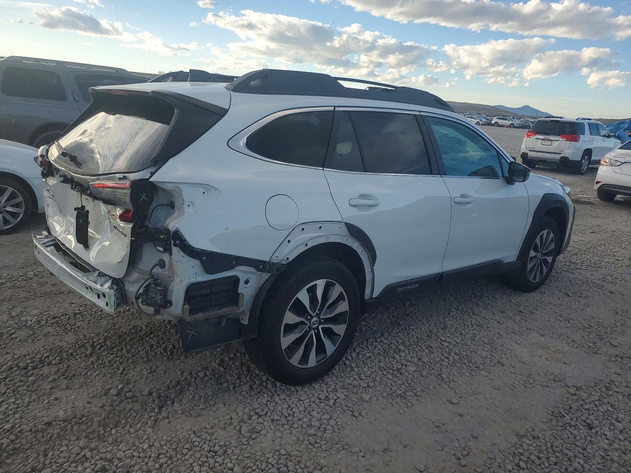 4S4BTANCXP3181069 · 2023 SUBARU OUTBACK · 3/13