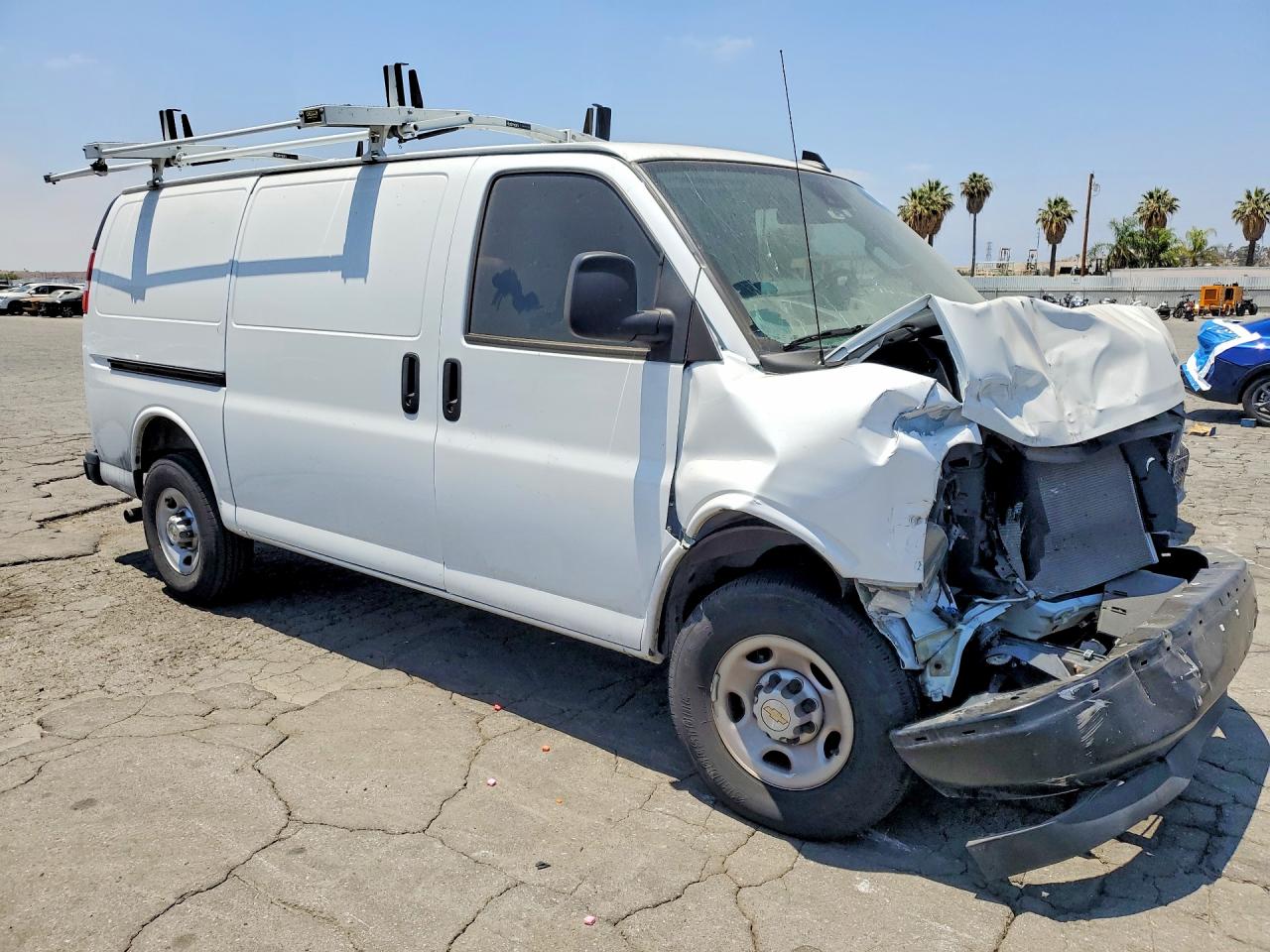 1GCWGAFP7S1113098 · 2025 CHEVROLET EXPRESS G2500 · 4/13