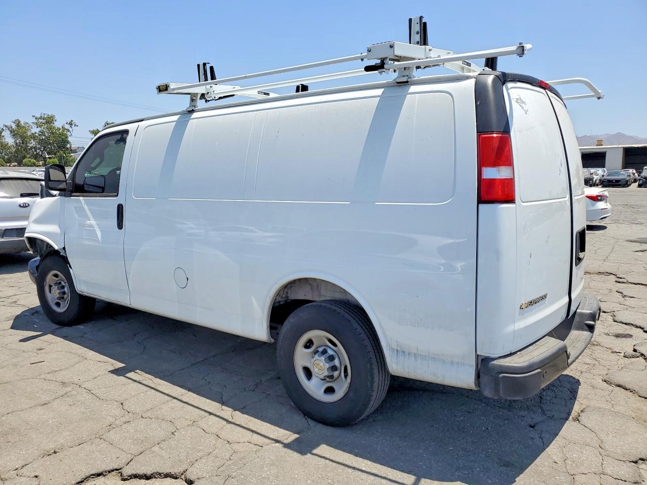 1GCWGAFP7S1113098 · 2025 CHEVROLET EXPRESS G2500 · 2/13