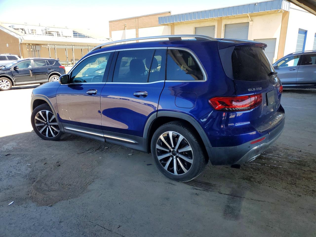 W1N4M4GB1MW102794 · 2021 MERCEDES-BENZ GLB · 2/12