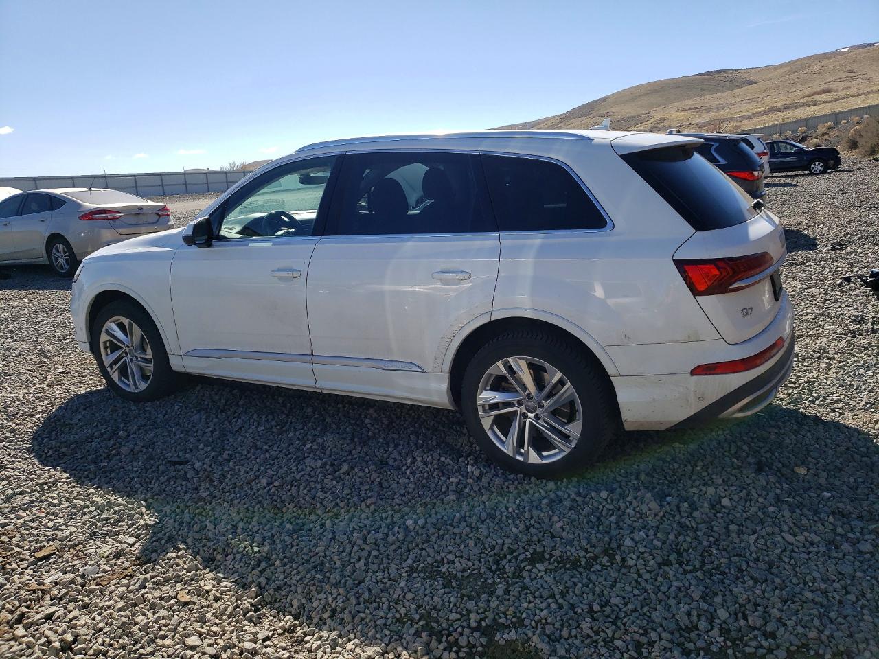 WA1LXAF71LD003077 · 2020 AUDI Q7 · 2/13