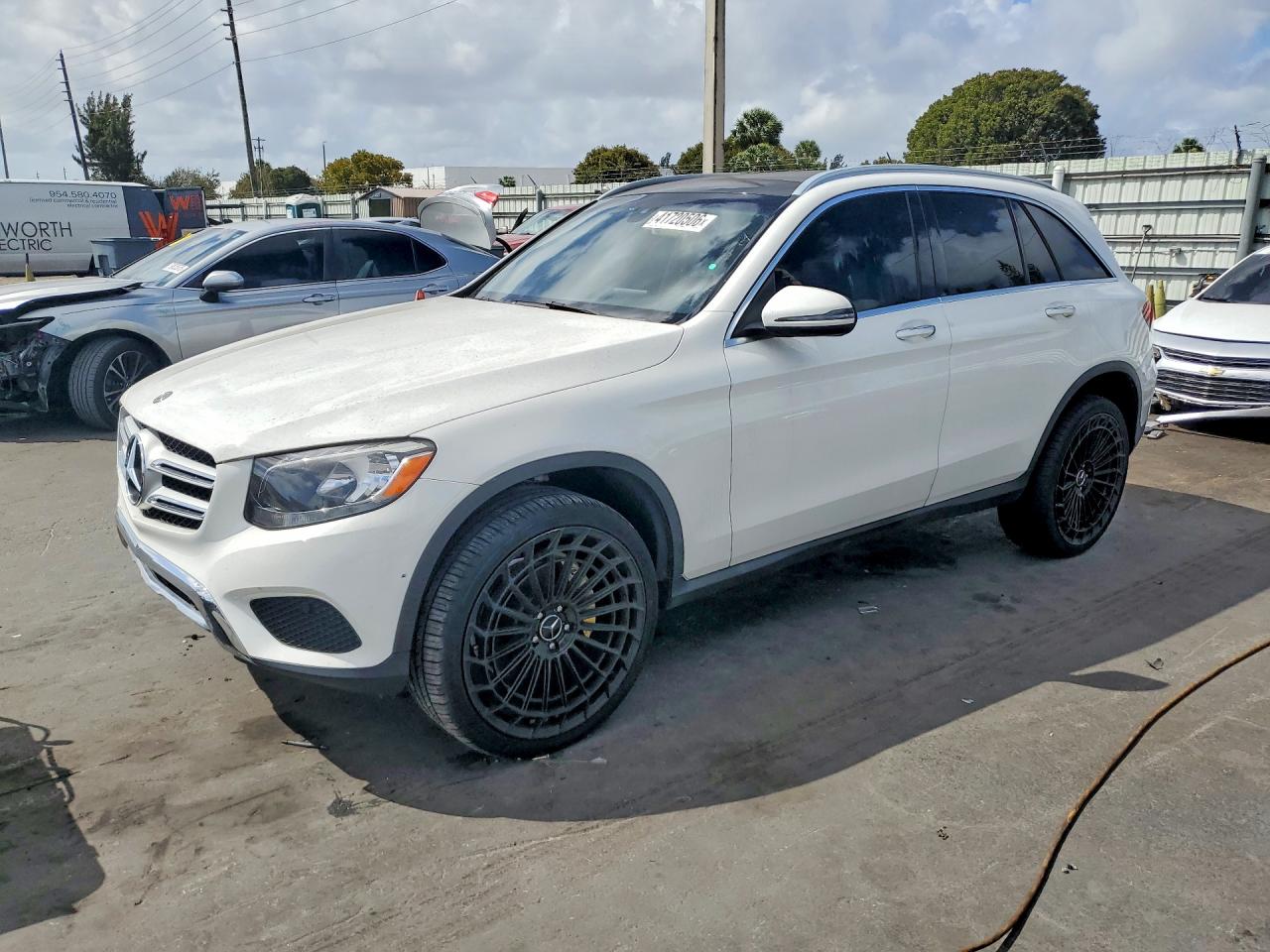 WDC0G4JB2JV037391 · 2018 MERCEDES-BENZ GLC