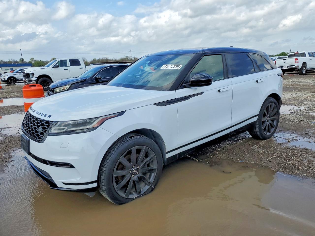 SALYB2RN1JA724534 · 2018 LAND ROVER RANGE ROVER VELAR