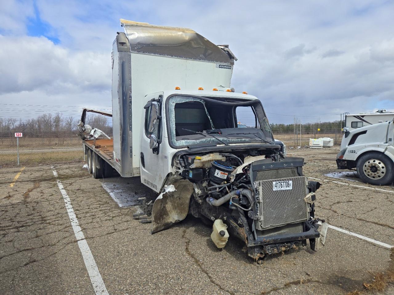 3ALHCYFE1MDMS5708 · 2021 FREIGHTLINER M2 · 4/13