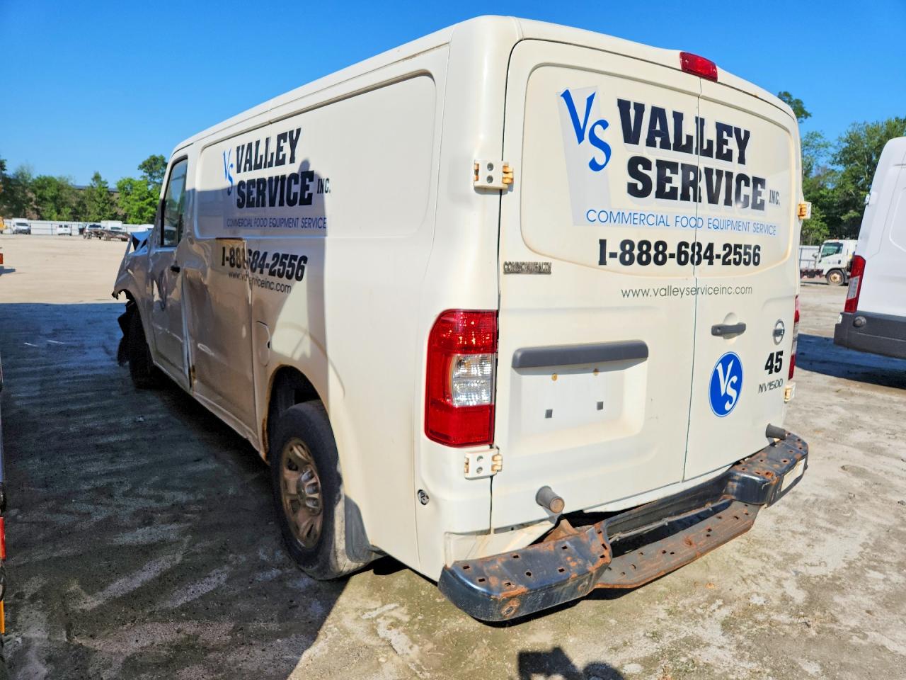 1N6BF0KLXFN807472 · 2015 NISSAN NV · 2/13