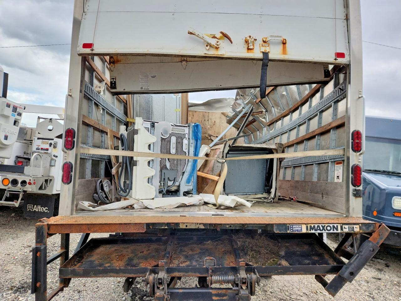54DC4W1B4JS804761 · 2018 ISUZU NPR HD · 6/13