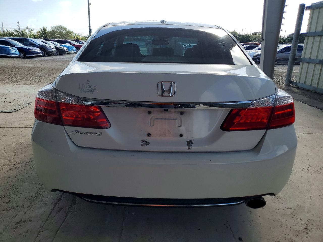 1HGCR2F87FA268298 · 2015 HONDA ACCORD · 6/12