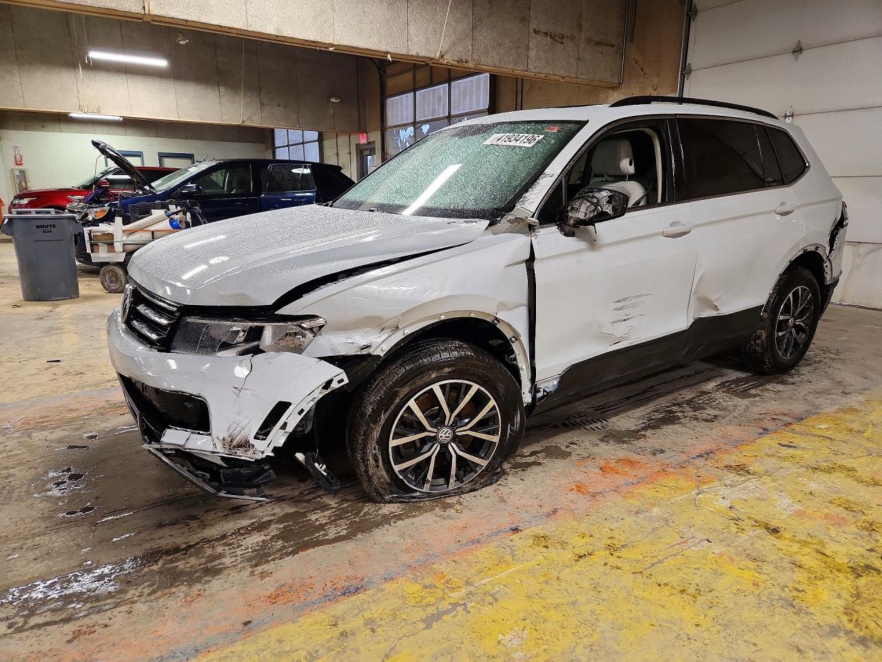 3VV2B7AX2KM038631 · 2019 VOLKSWAGEN TIGUAN