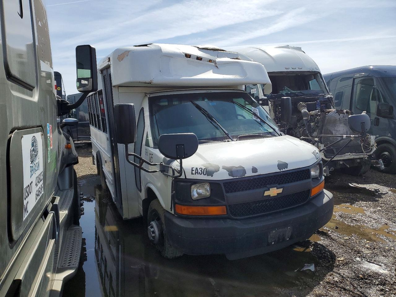 2011 CHEVROLET EXPRESS CA