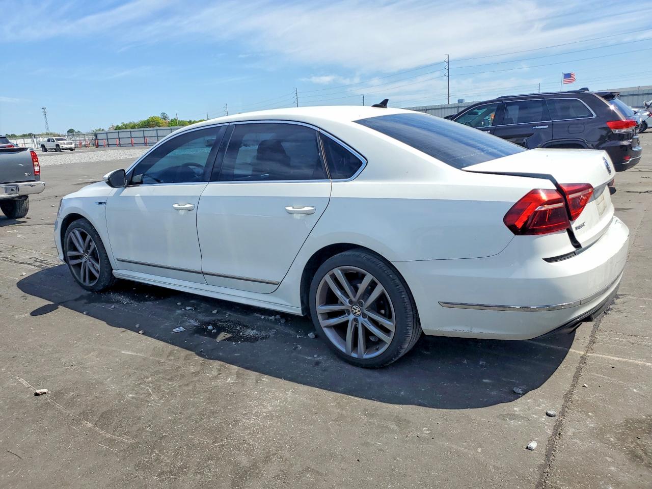 1VWDT7A34HC014971 · 2017 VOLKSWAGEN PASSAT · 2/12