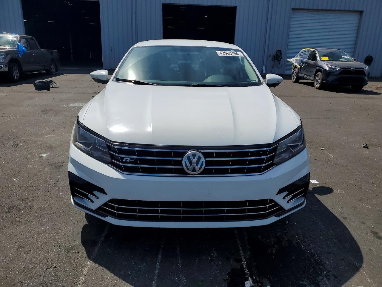 1VWDT7A34HC014971 · 2017 VOLKSWAGEN PASSAT · 5/12