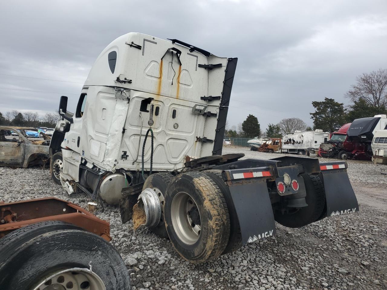 3AKJHHDR8JSJJ0893 · 2018 FREIGHTLINER CASCADIA 1 · 3/10