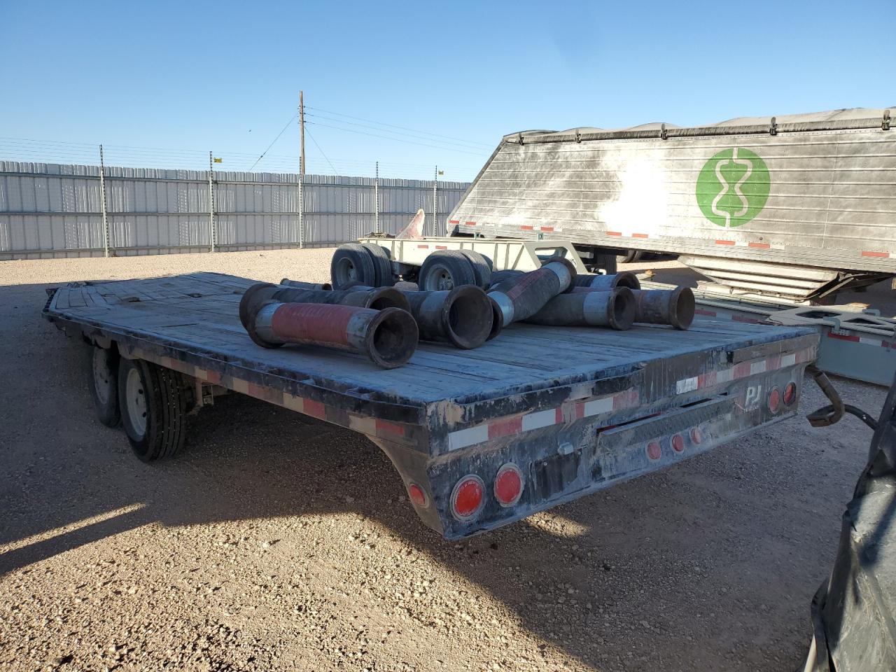 4P53F4526P1394014 · 2023 PJ FLATBED · 3/10