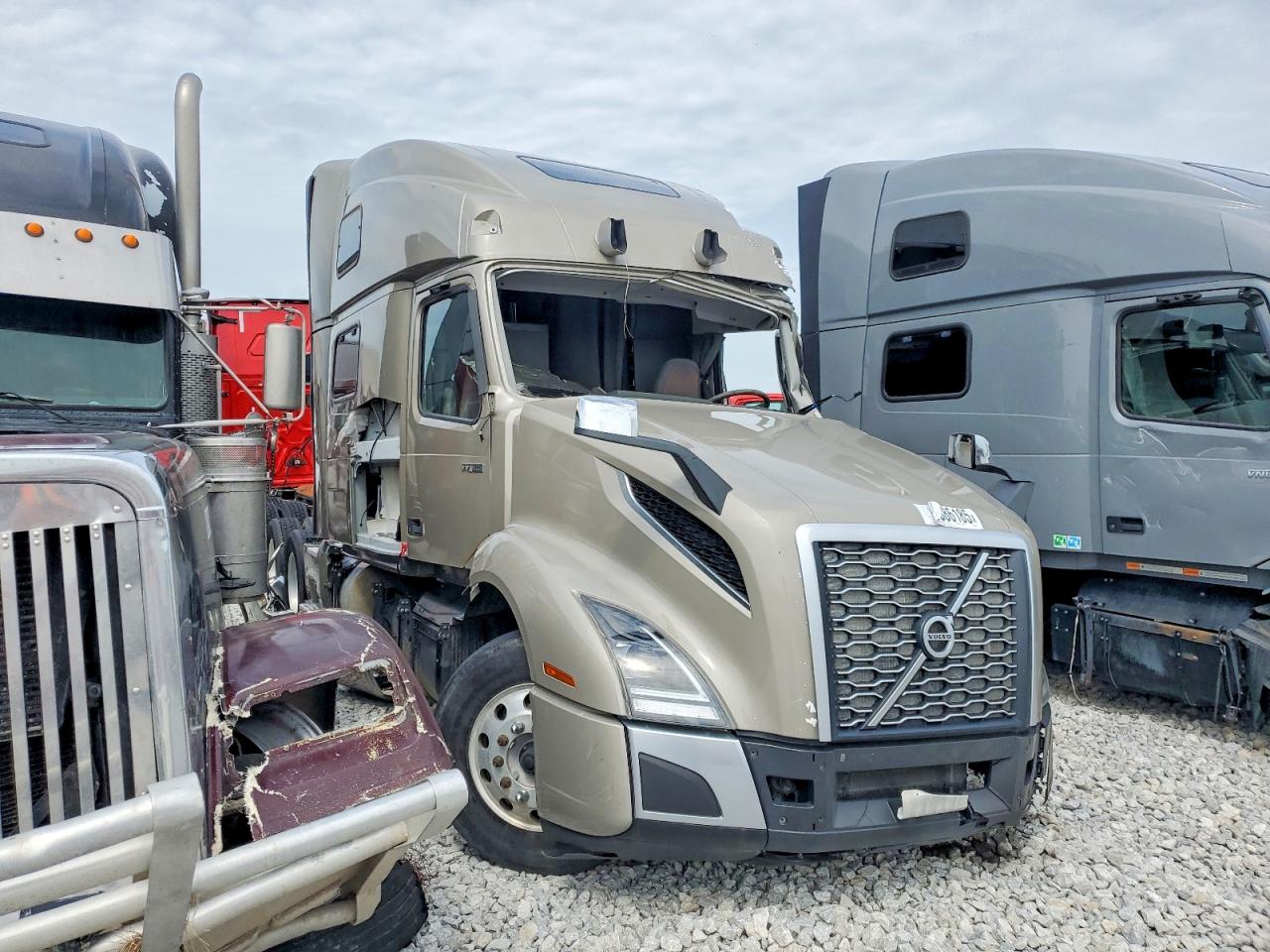 2023 VOLVO VNL