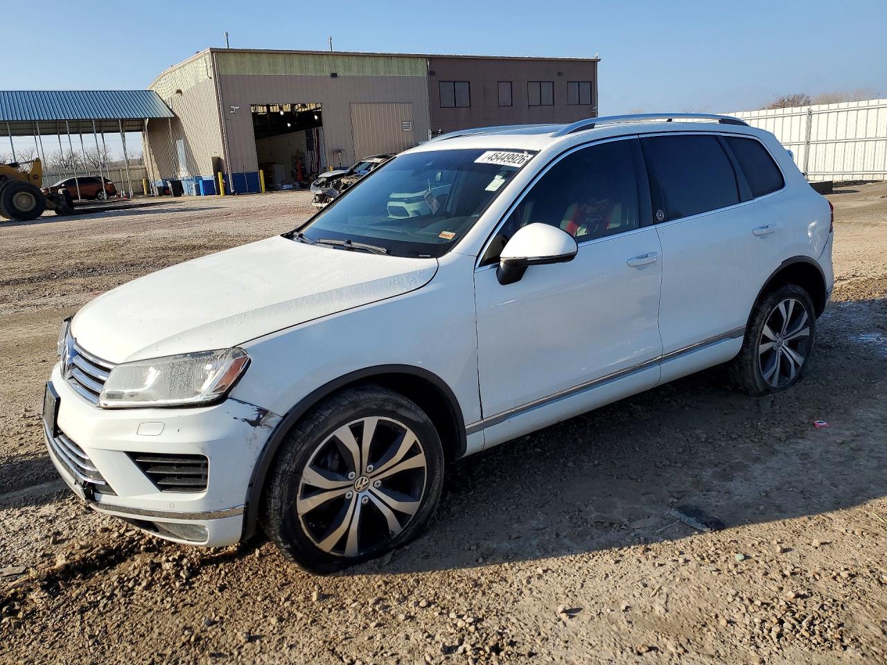 WVGRF7BPXHD004534 · 2017 VOLKSWAGEN TOUAREG