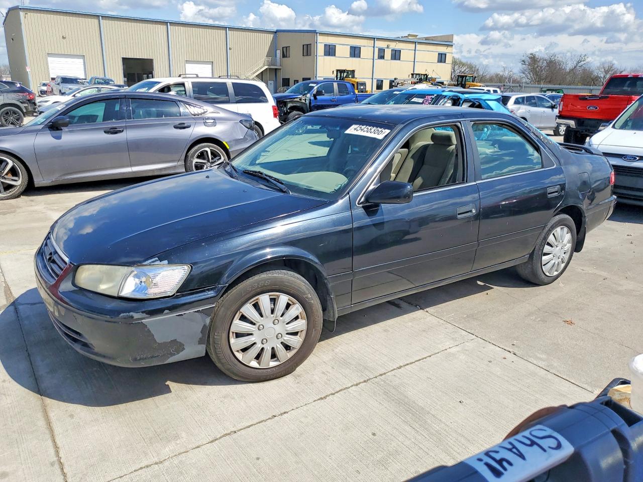 4T1BG22K51U048243 · 2001 TOYOTA CAMRY